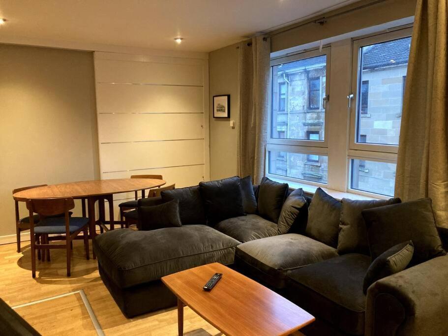 Stylish 2 Bed Accessible Flat Perfect Location Apartment Glasgow Exterior photo